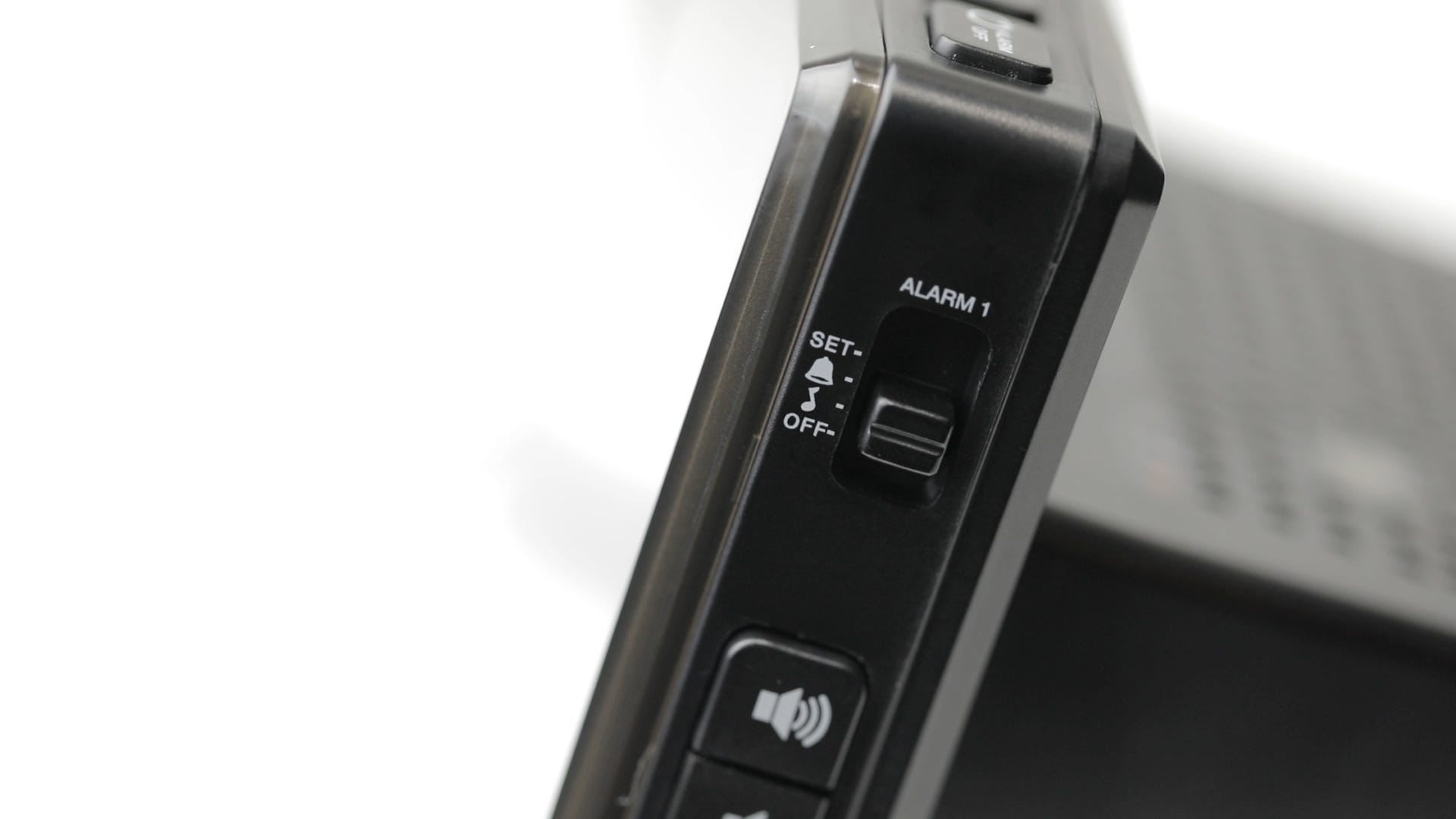 How to Set the Alarm on the Magnasonic CR65 Alarm Clock Radio