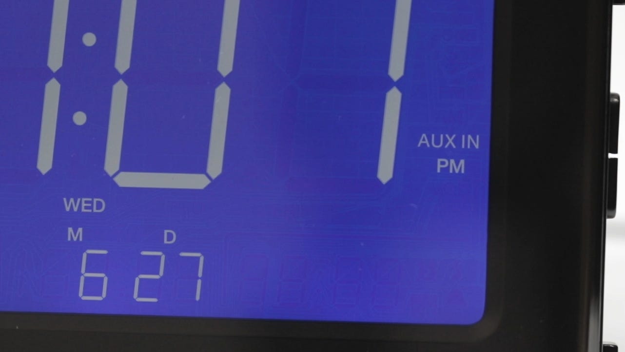 Aux Input on the Magnasonic CR65 Alarm Clock Radio