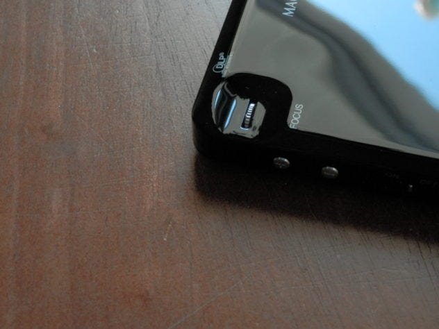 iDownloadBlog Reviews the Magnasonic PP60 Projector