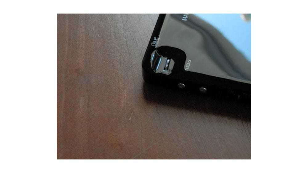 iDownloadBlog Reviews the Magnasonic PP60 Projector